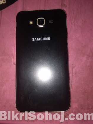 Samsung J7